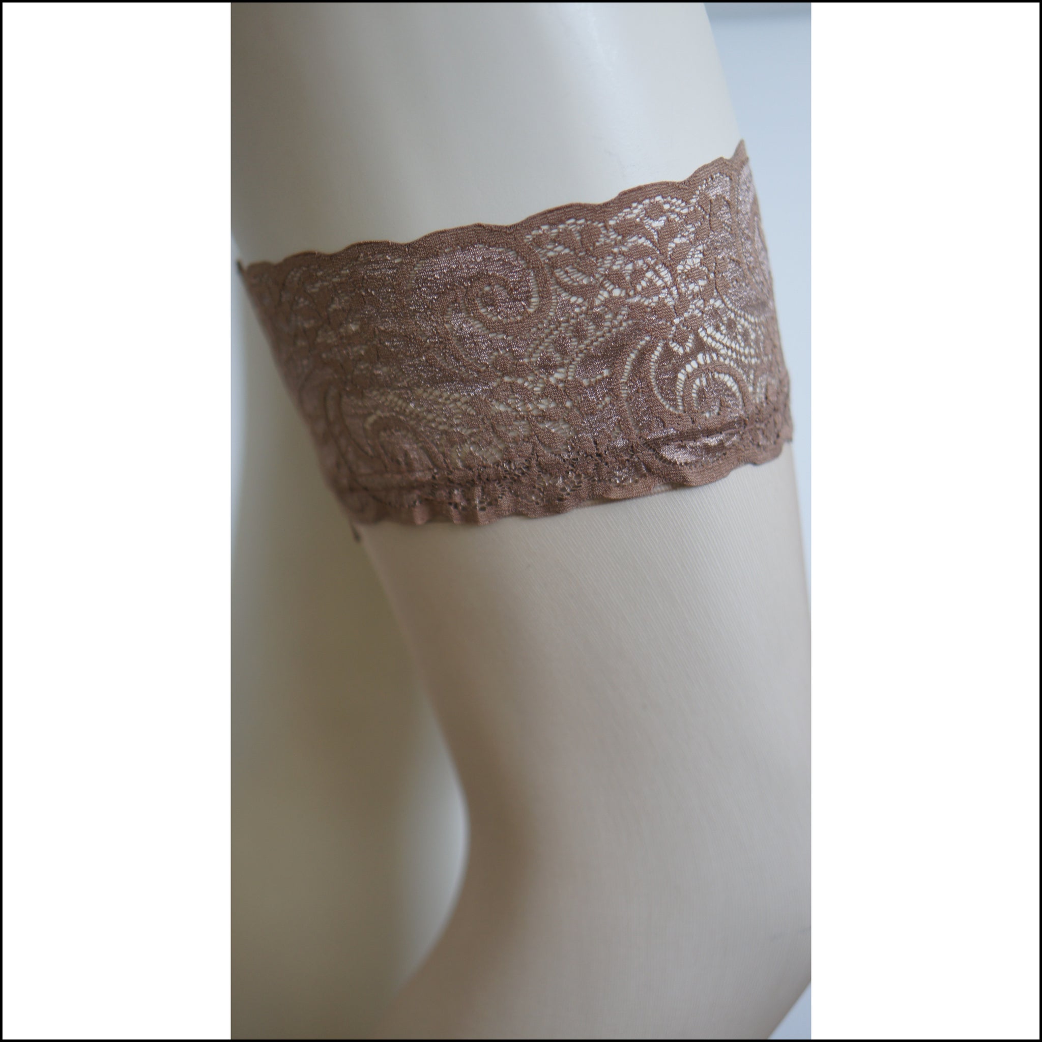 CALLIAH LACE STAY-UP - AURABLEND