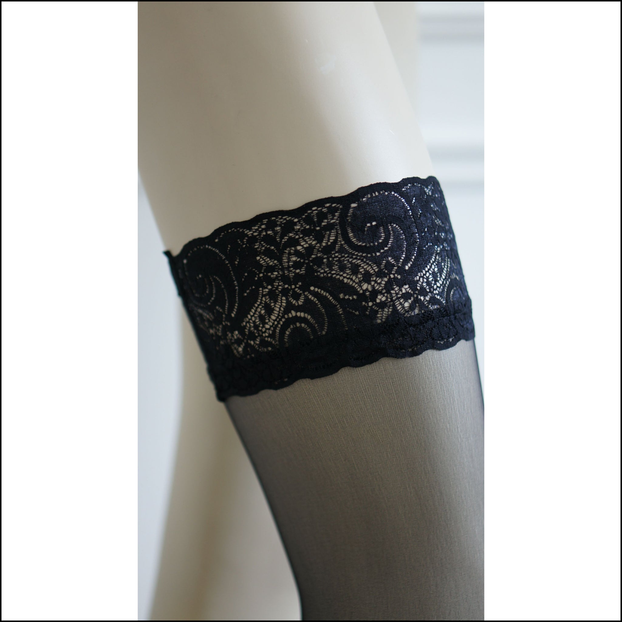 CALLIAH LACE STAY-UP - AURABLEND