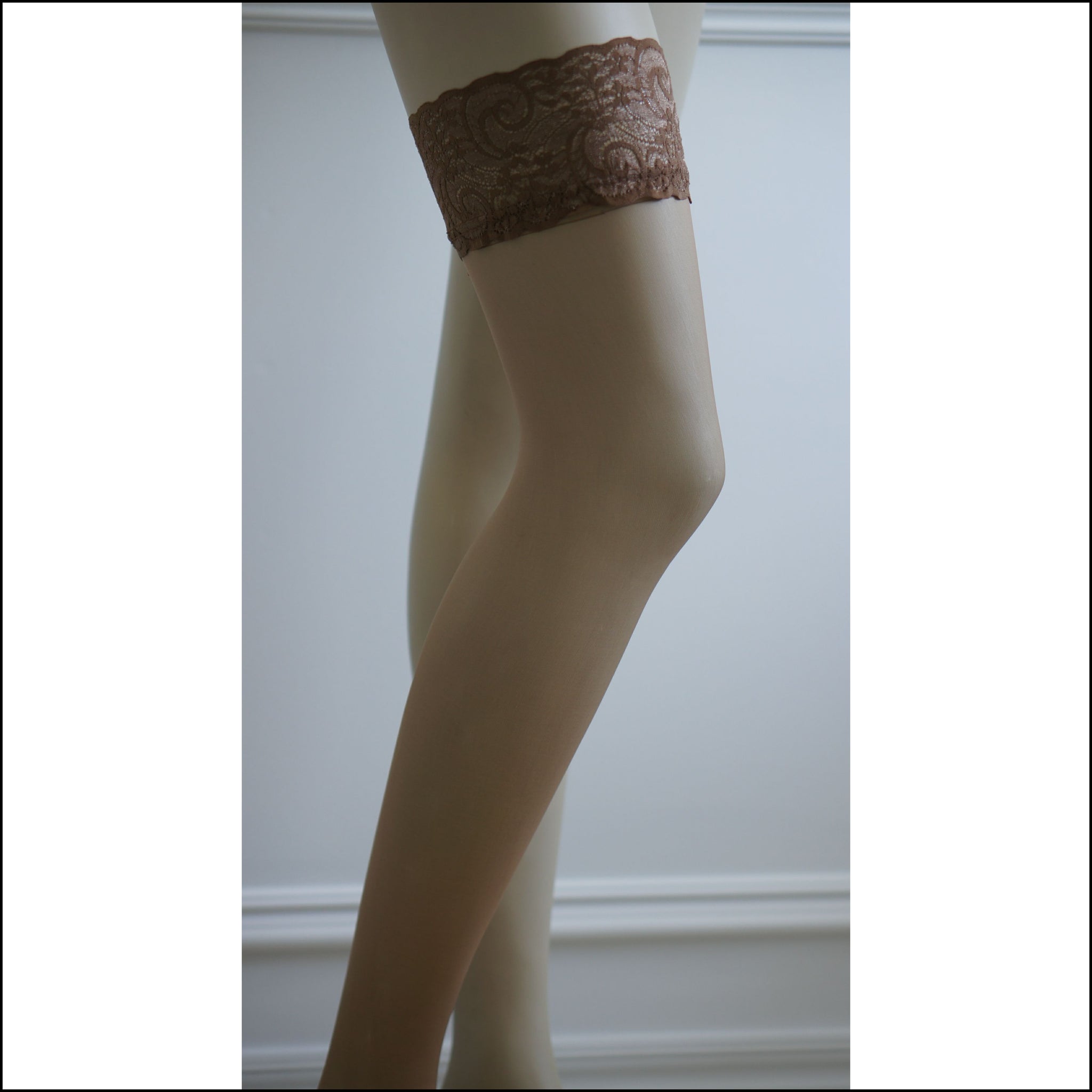 CALLIAH LACE STAY-UP - AURABLEND