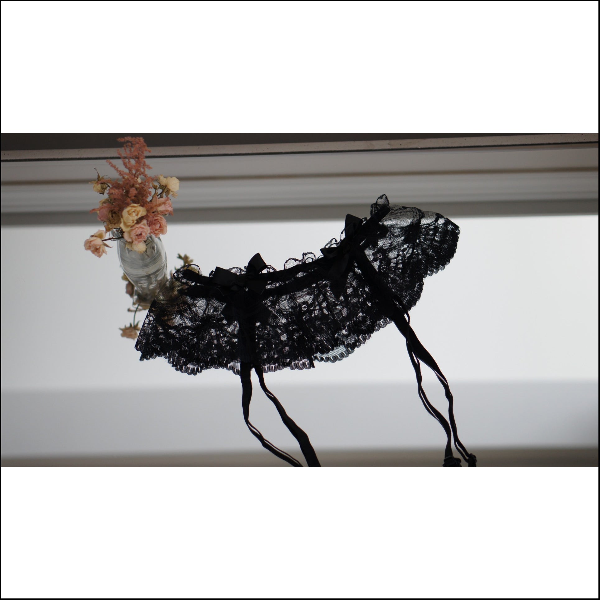 ALESSA Lace Stocking Belt - AURABLEND