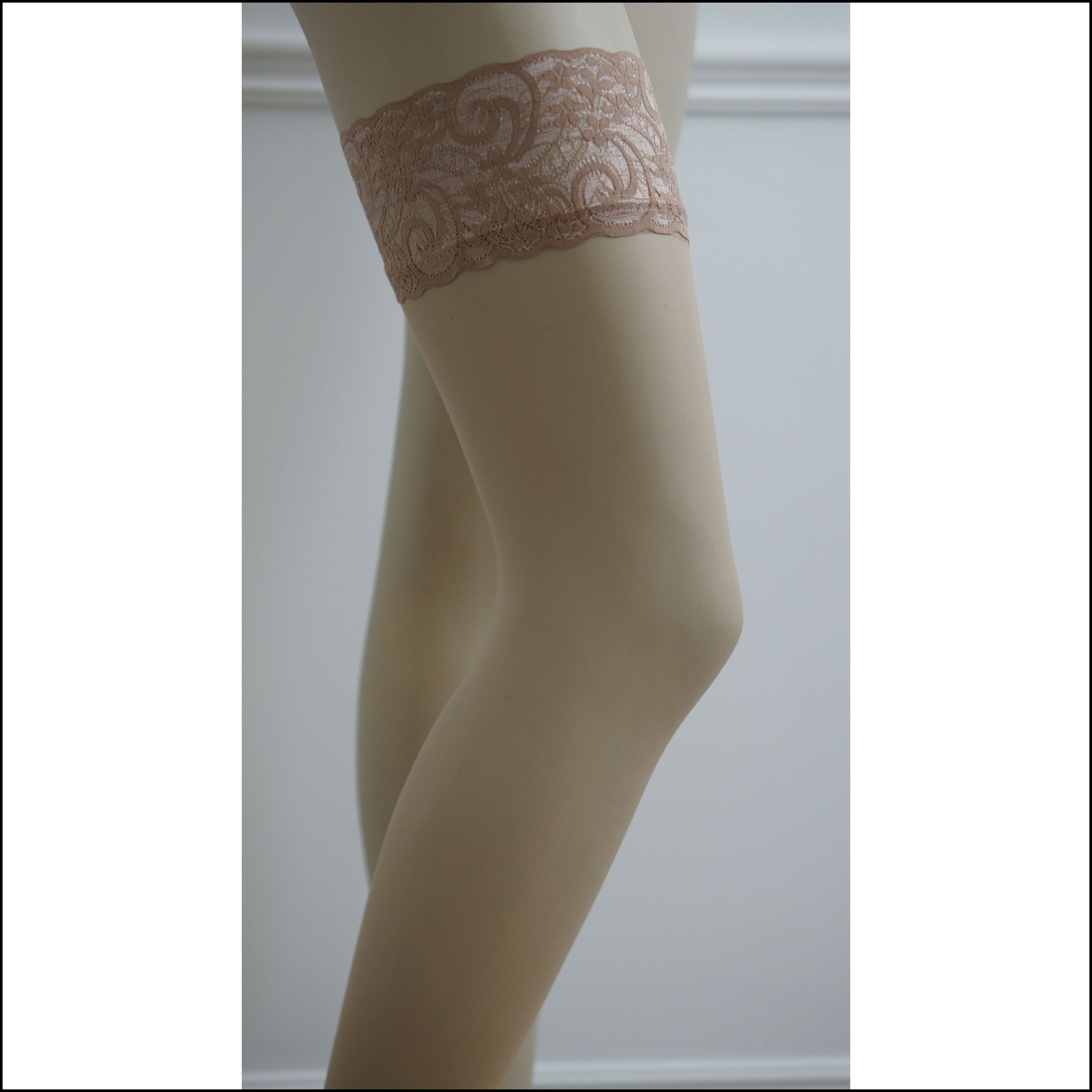 CALLIAH LACE STAY-UP - AURABLEND